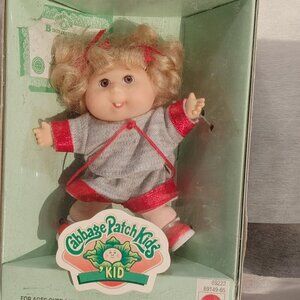 Cabbage Patch Kids 1997 Mattel Liza April W/Birthday Certificate NEW in a Box